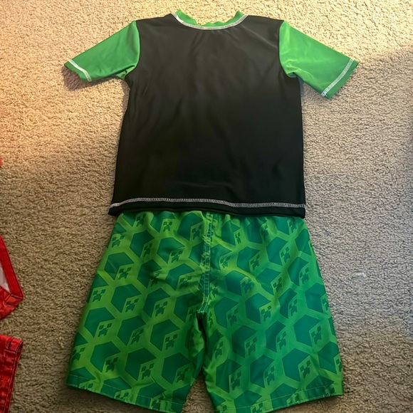 Minecraft rash guard swim set size small - Picture 2 of 3